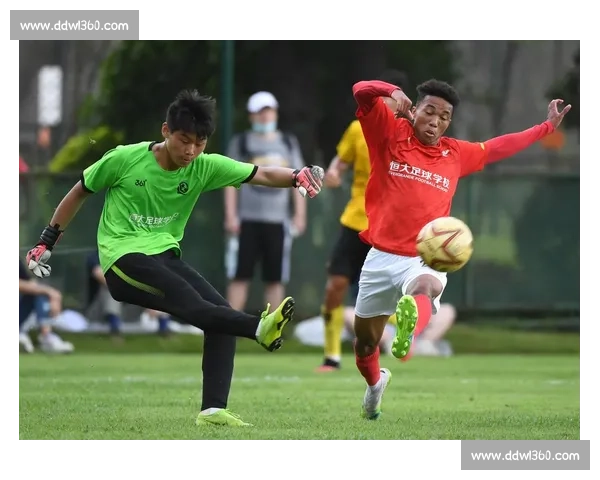 绿茵名将转身记:在青训热土播撒希望 绿茵名将转身记:在青训热土播撒希望