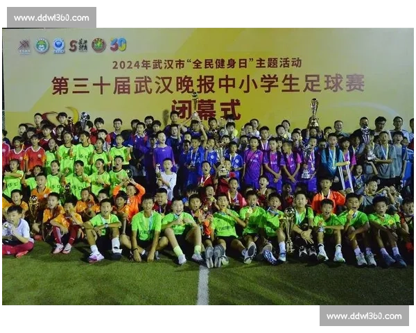 泉州亚新致贺厦门壹零贰陆：恭喜冲乙，共燃福建足球火种