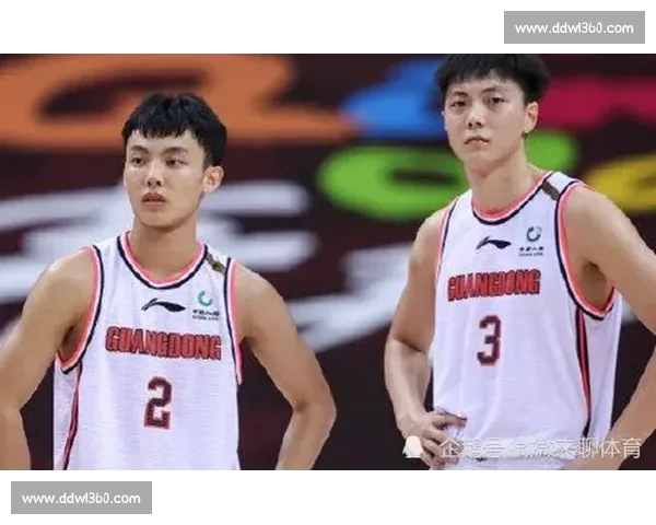 青岛男篮夏训仅 9 人练兵 夏联成新星试金石 青岛男篮夏训仅 9 人练兵 夏联成新星试金石
